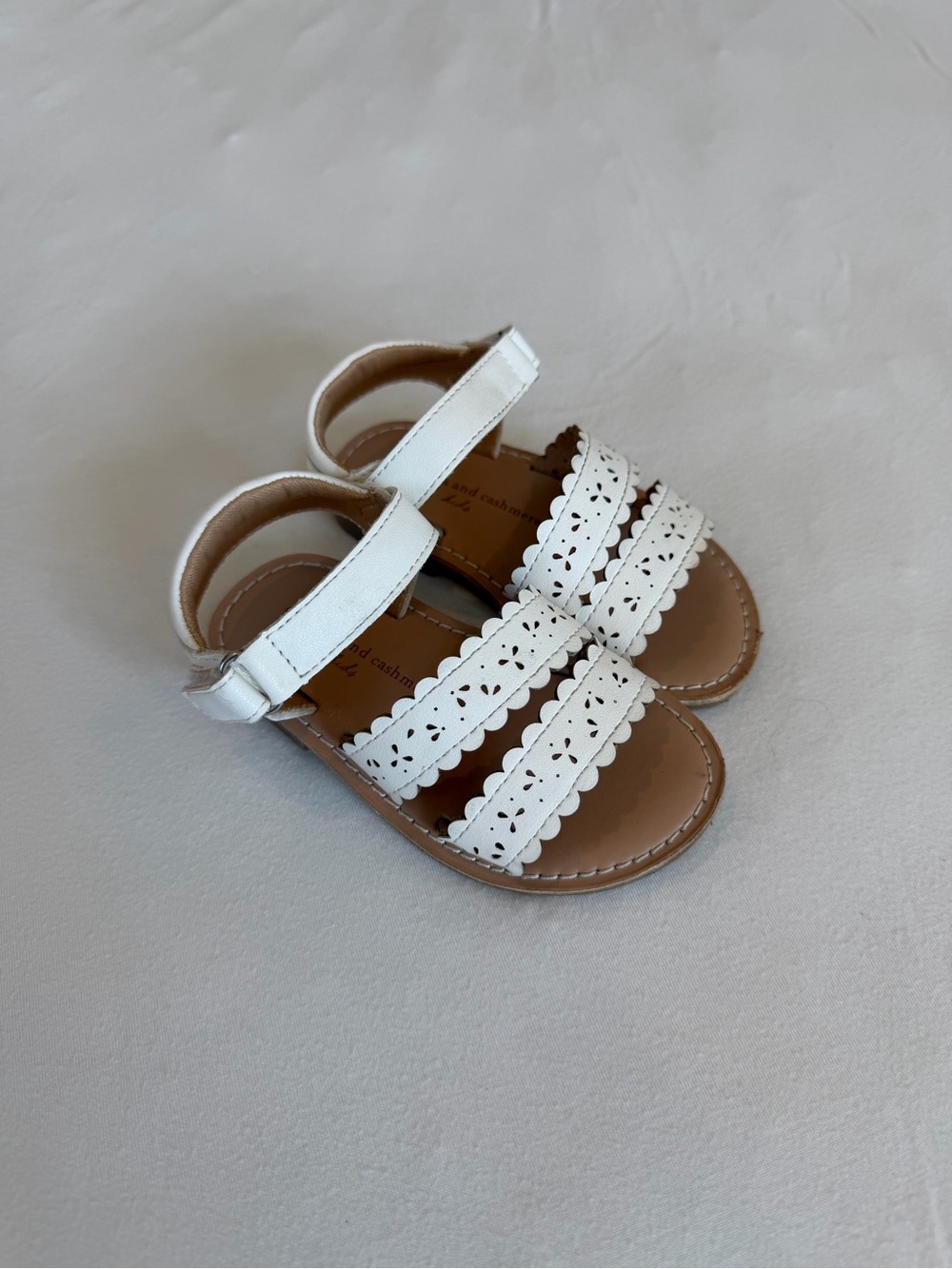 Toddler White Scalloped Strap Sandals Size 5